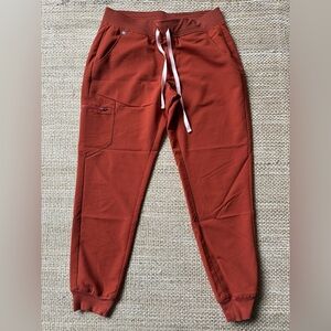 FIGS Chai Womens Zamora Scrub Joggers.